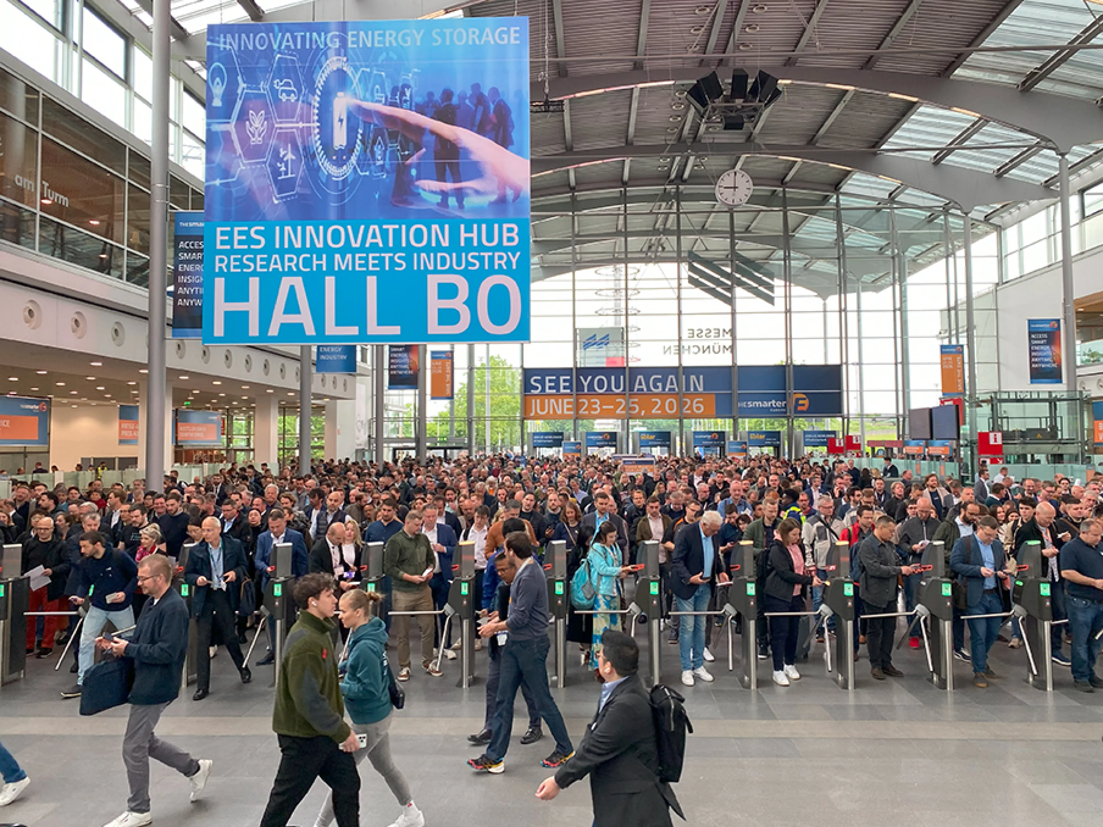 Around 107,000 visitors came to the trade fair alliance “The smarter E Europe 2025” in Munich, Photos: industrial-production-worldwide.com / Susanne Woggon Around 107,000 visitors came to the trade fair alliance “The smarter E Europe 2025” in Munich