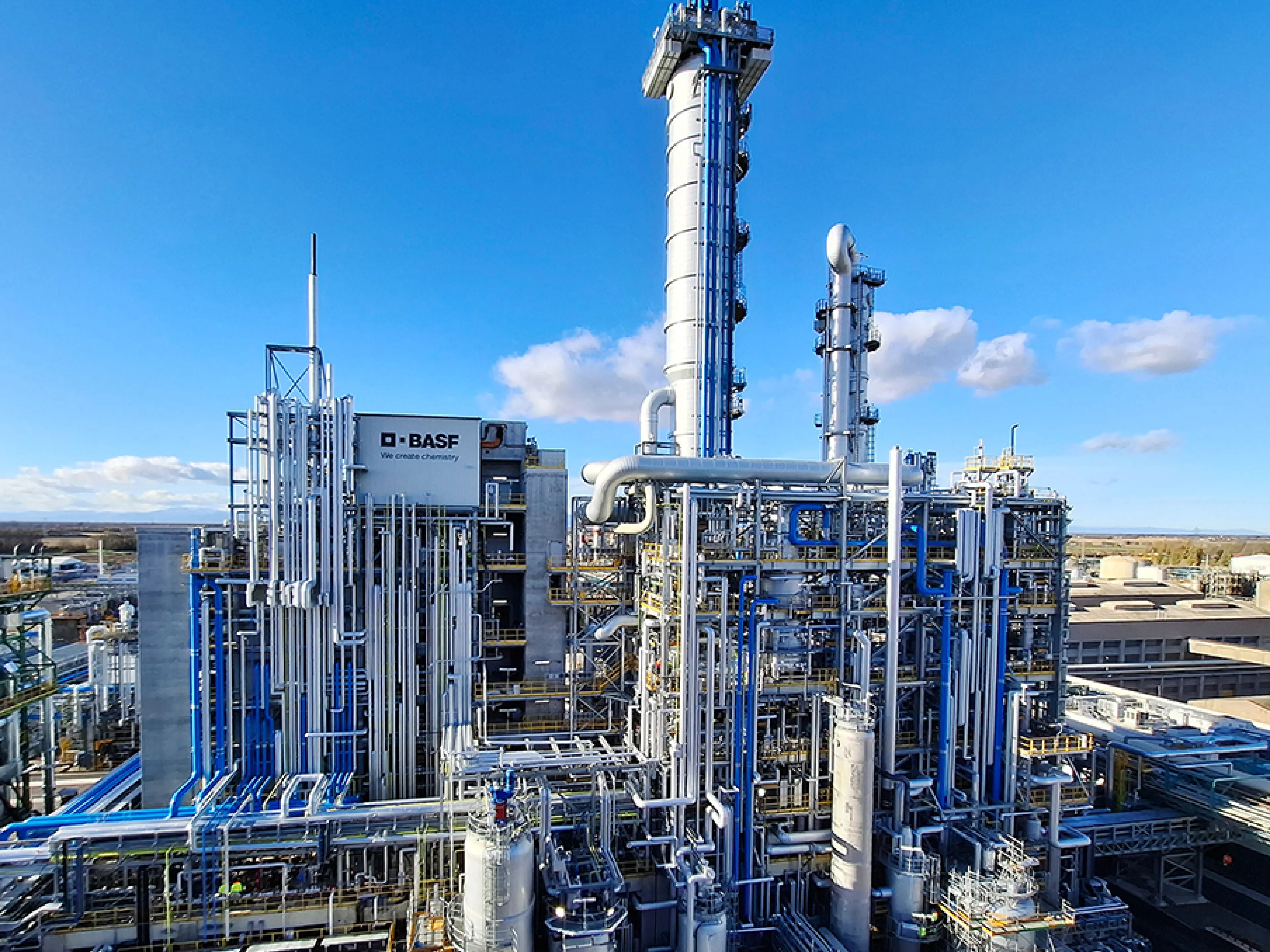 The new HMD plant in Chalampé, Photo: BASF The new BASF HMD plant in Chalampé for polyamide 6.6 production