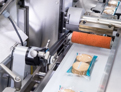 The Bosch Pack 403 horizontal flow wrapper achieves an output of up to 800 products per minute