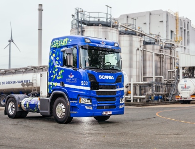 Kaneka Belgium and De Decker-Van Riet deploy LNG trucks with lower CO2 emissions for long-distance transport