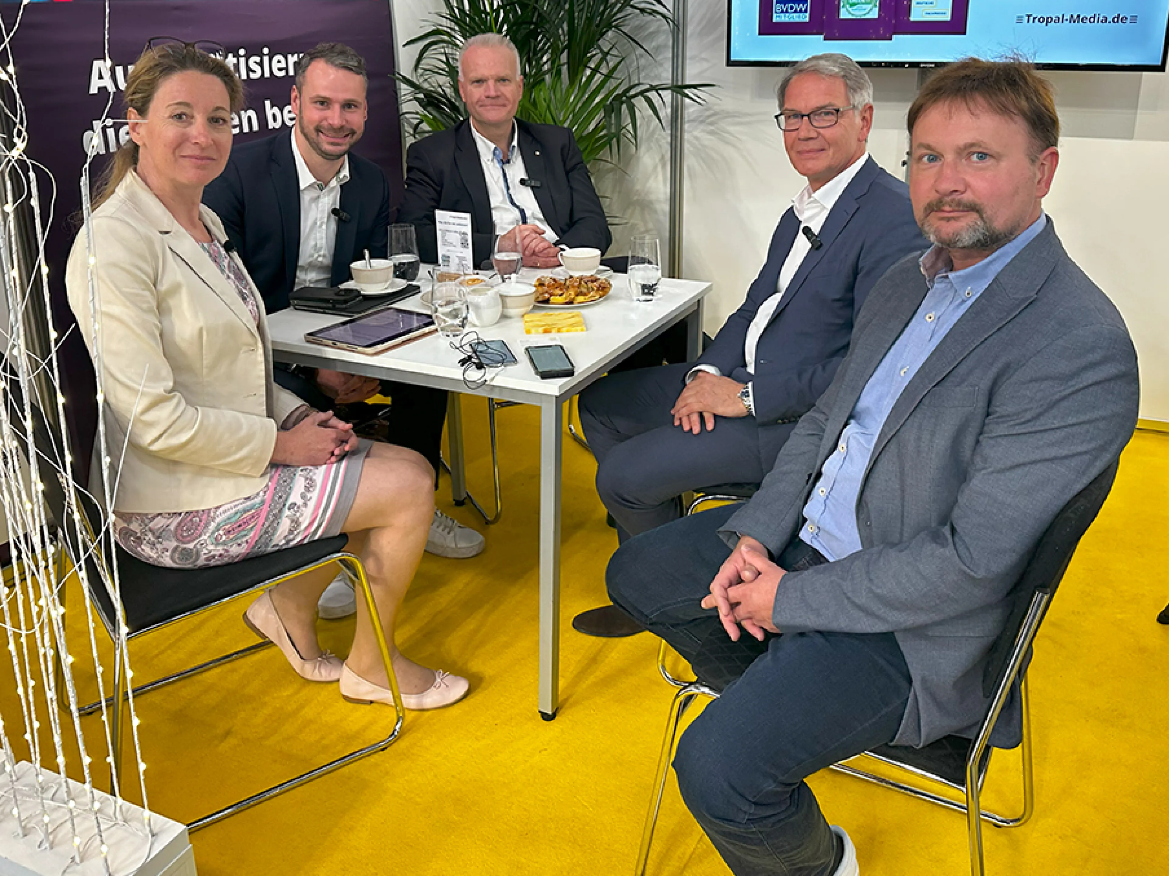 All Electric Society in focus with Susanne Woggon, Joel Stratemann, Jörg Scheer, Klaus Pflüger, and Ronny Schumann