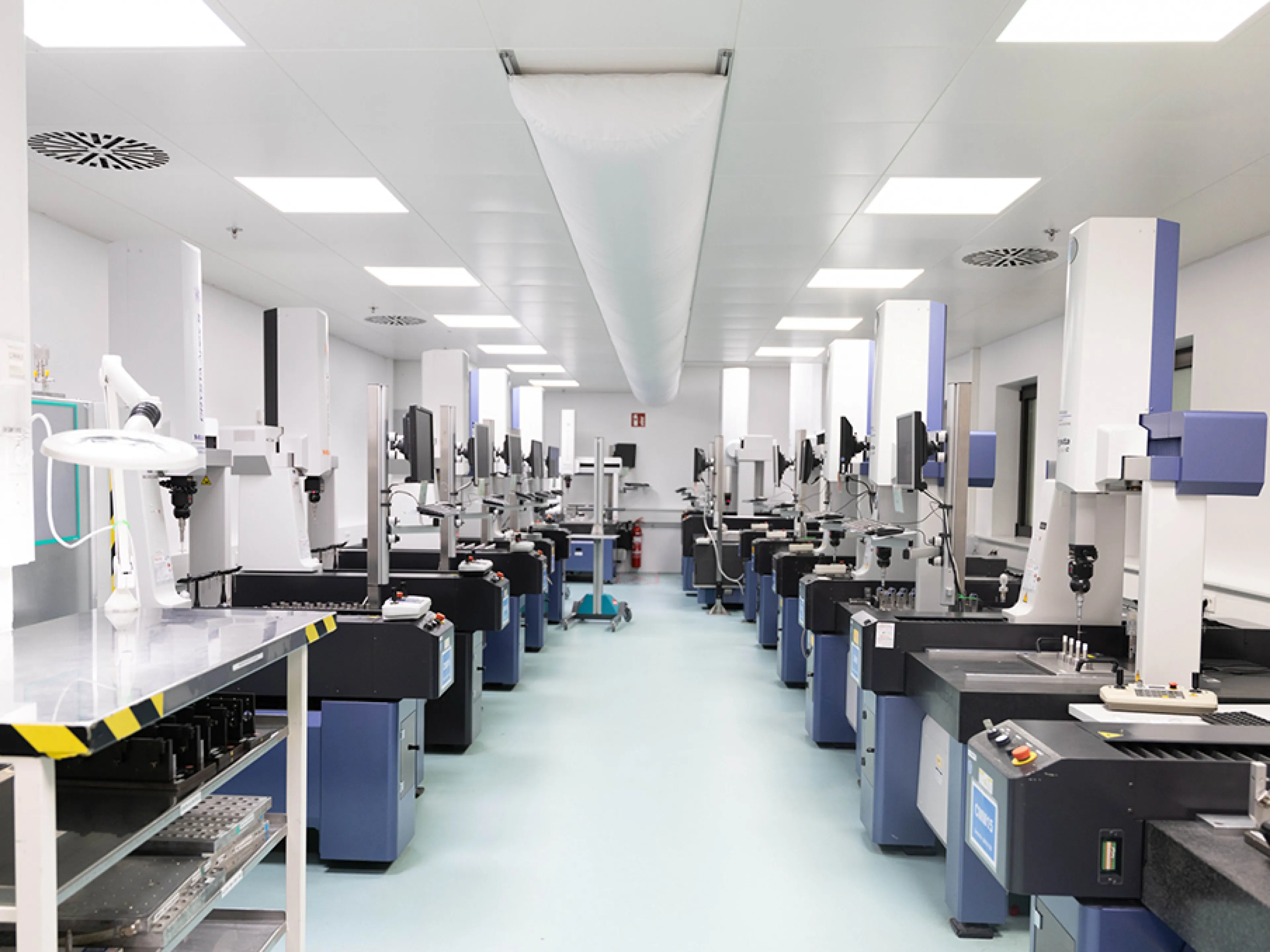 View of the central testing area featuring Mitutoyo coordinate measuring machines, Photo: Mitutoyo View of the central testing area featuring Mitutoyo coordinate measuring machines