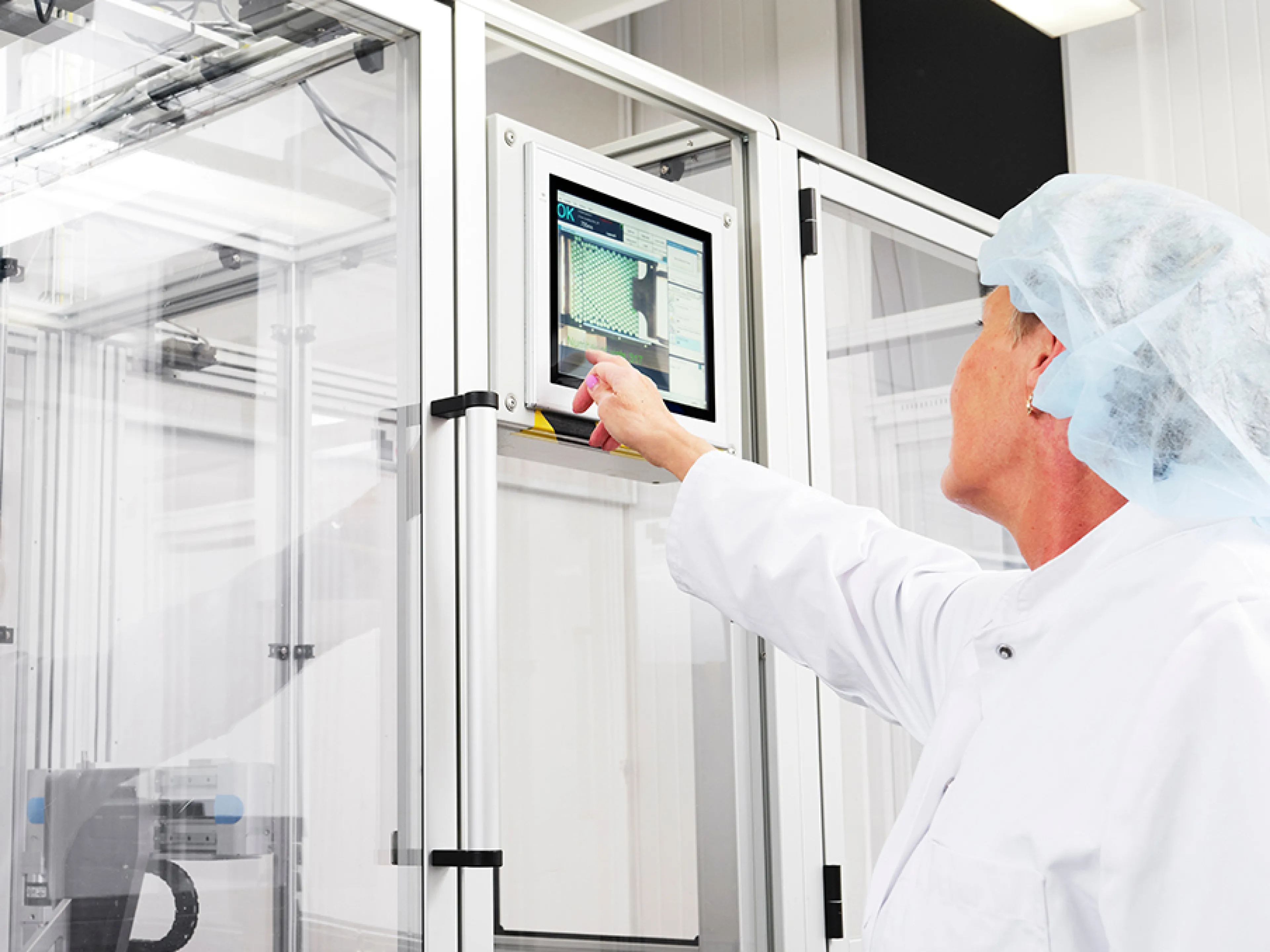 To make data synchronization in vaccine production at AJ Vaccines even more efficient, Omron has successfully implemented a proof of concept for automated vial counting