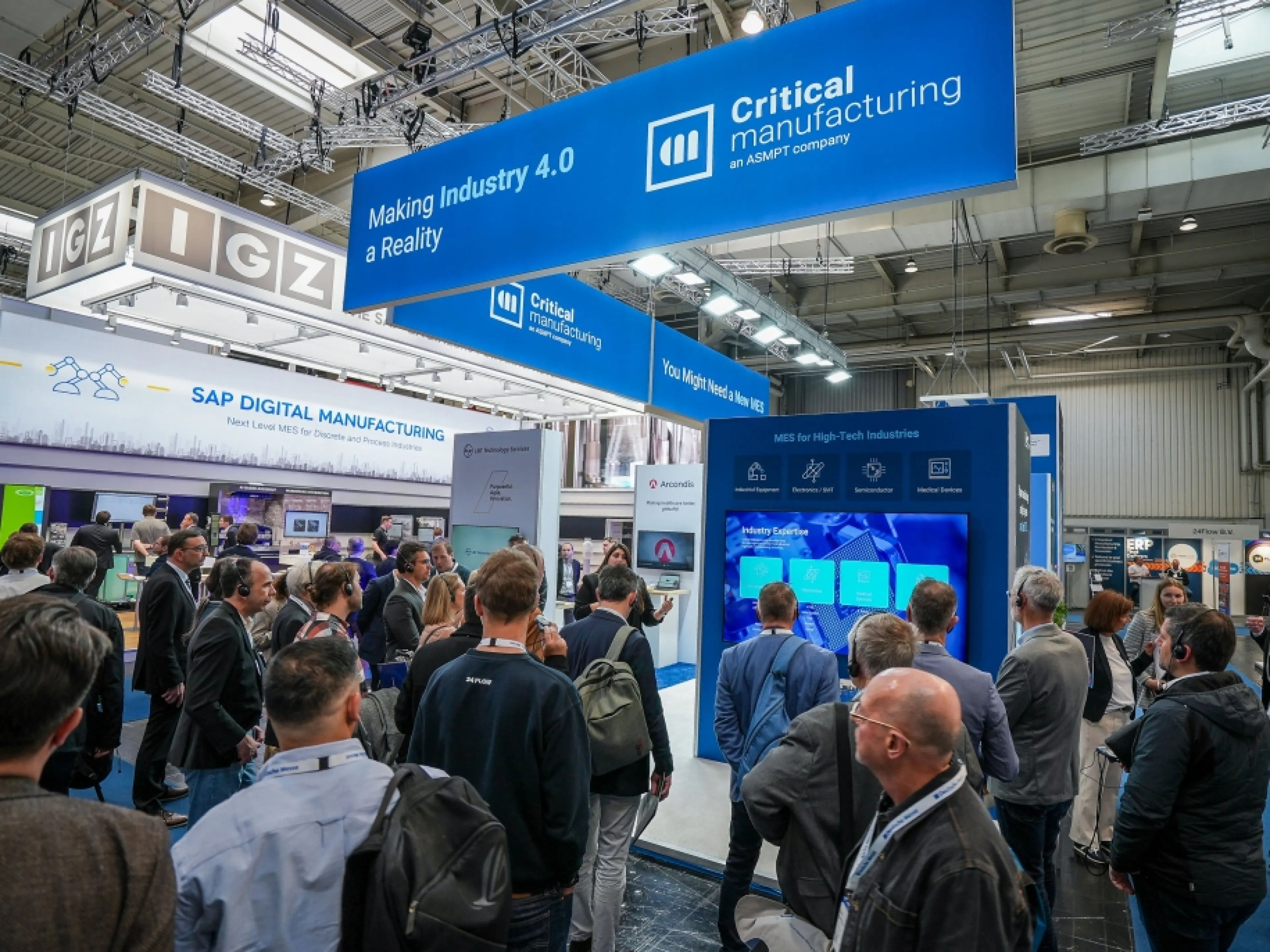 Live demonstrations at the booth bring the vision to life through an immersive experience. Visitors can see how MES coordinates production