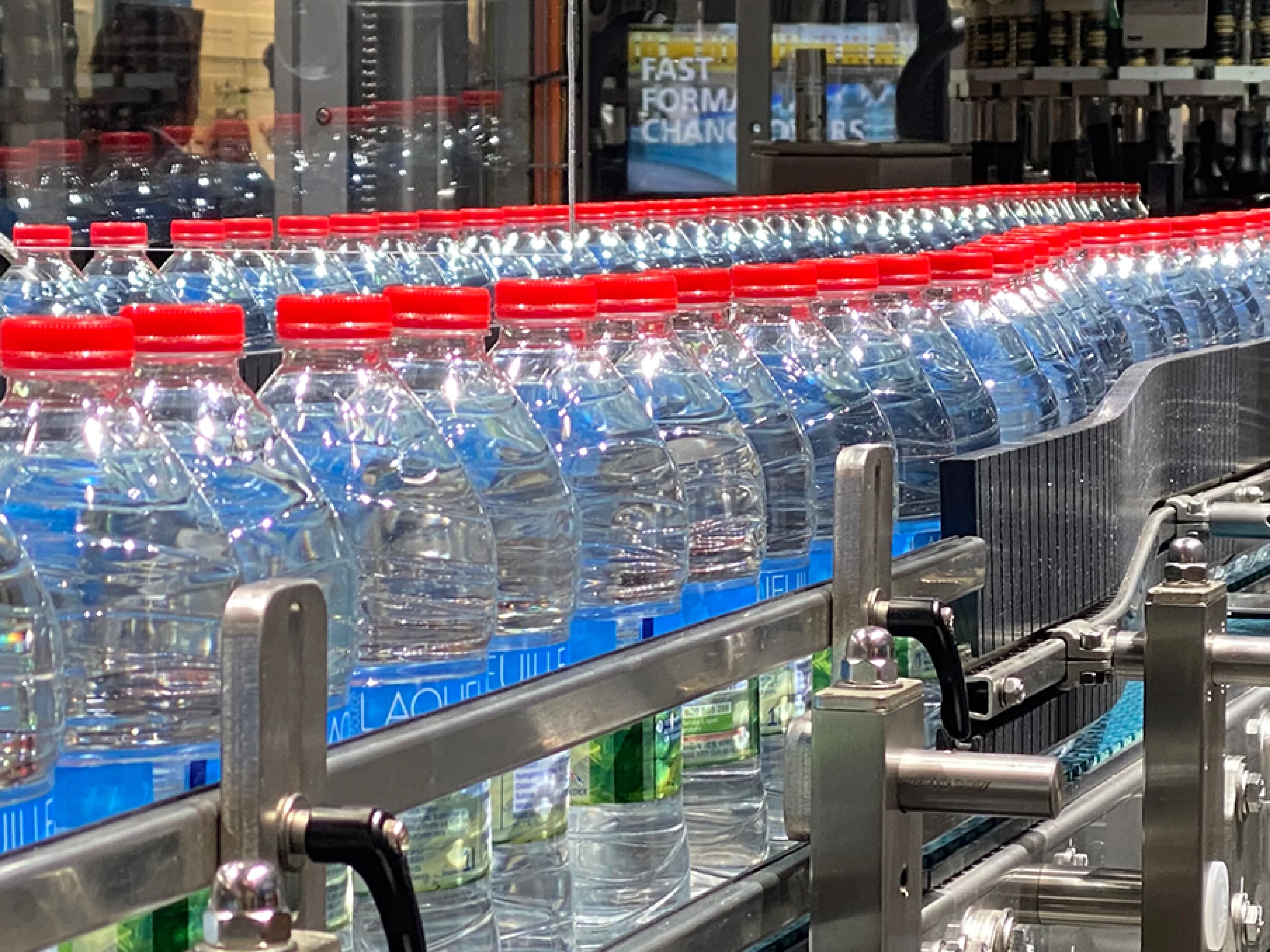 Food packaging: The new EU Packaging Regulation PPWR stipulates, among other things, binding recycling quotas and the increased use of recycled materials such as PET