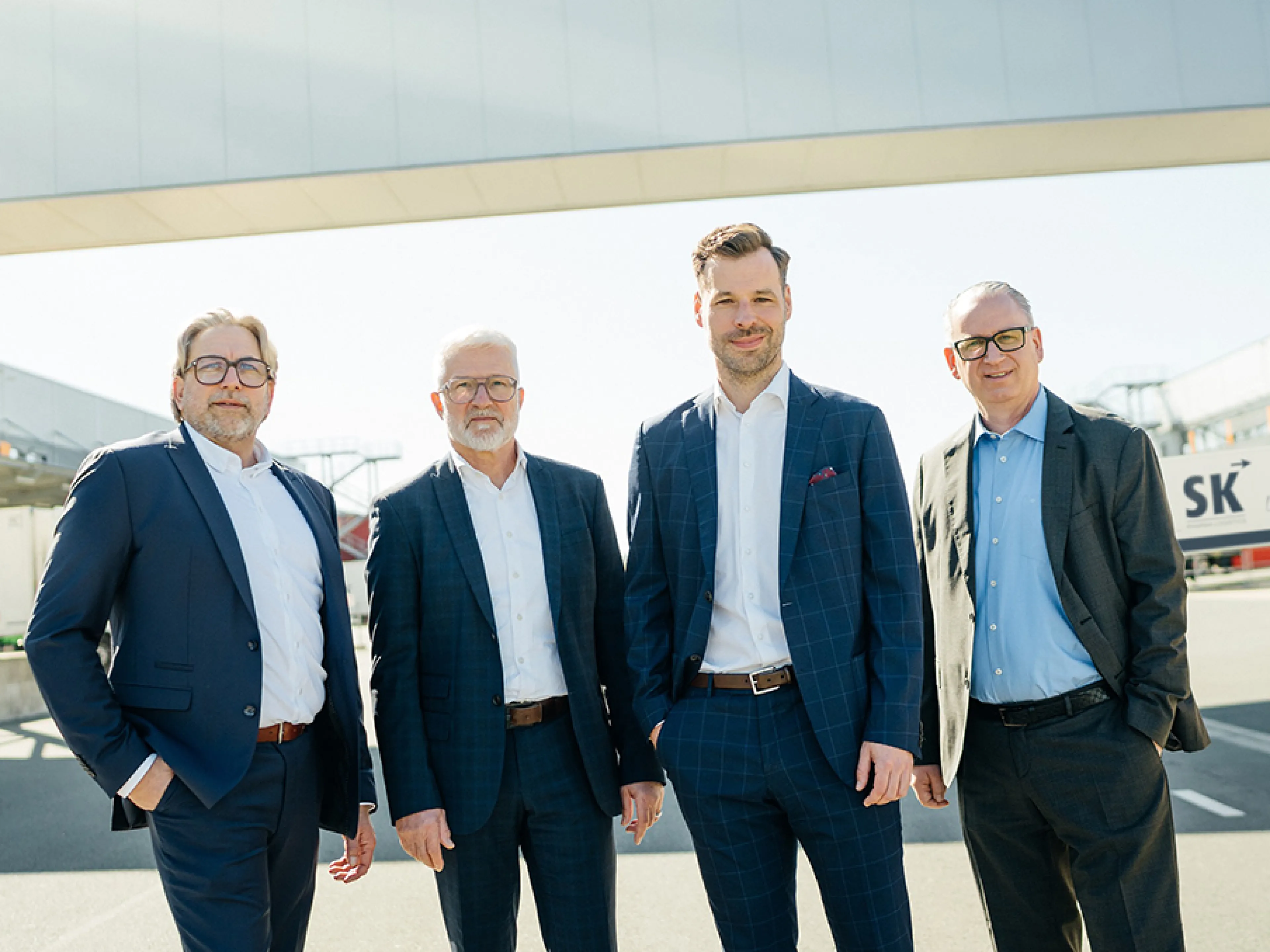 From left to right: Peter Büscher, CFO of SK Pharma; Wolfram Zehnle, CFO of Med-X-Press; Frederik Günther, CEO of SK Pharma; Lars Dörhage, CEO of Med-X-Press
