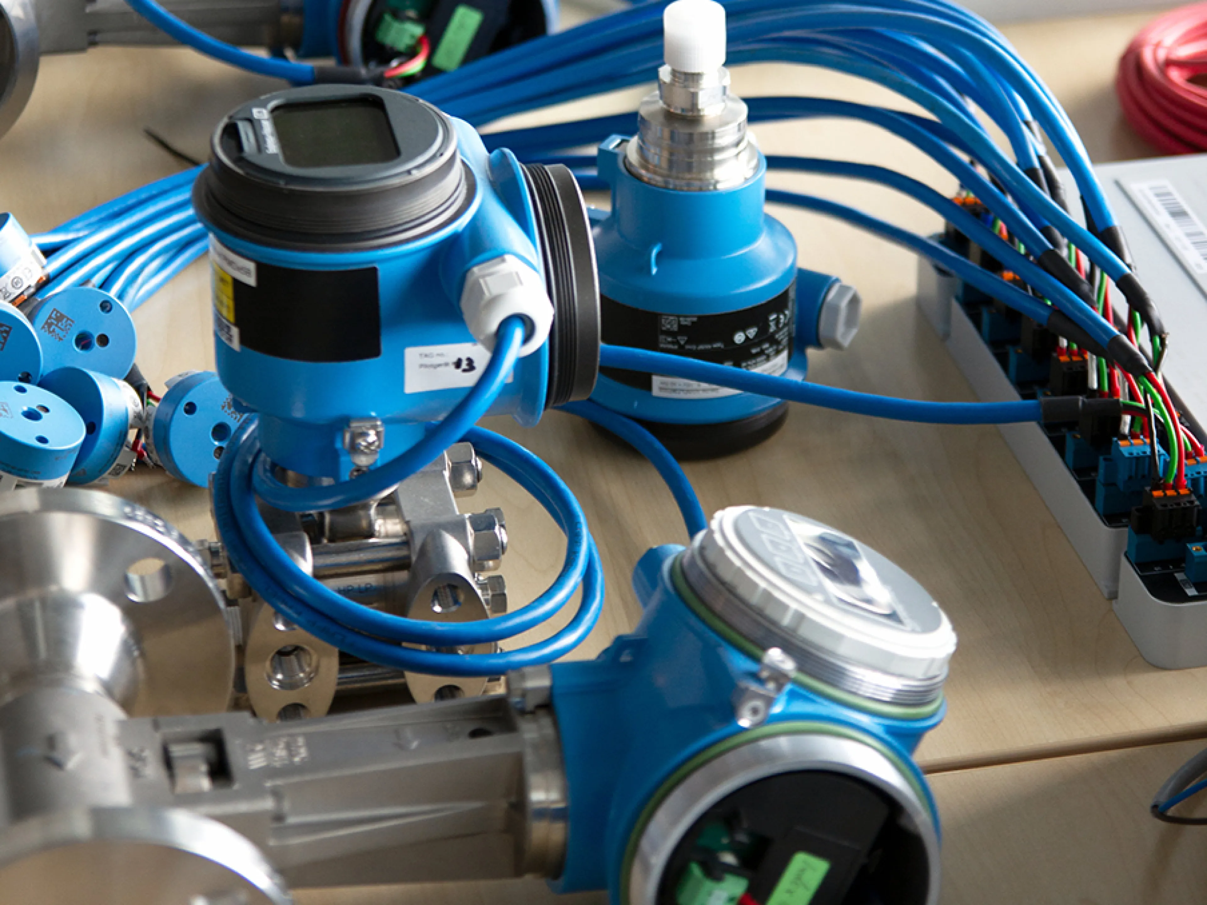 Field Test: Endress+Hauser, in collaboration with Covestro, BASF, and Yokogawa, validated the scalability of Ethernet-APL in a complex, multi-vendor process automation environment