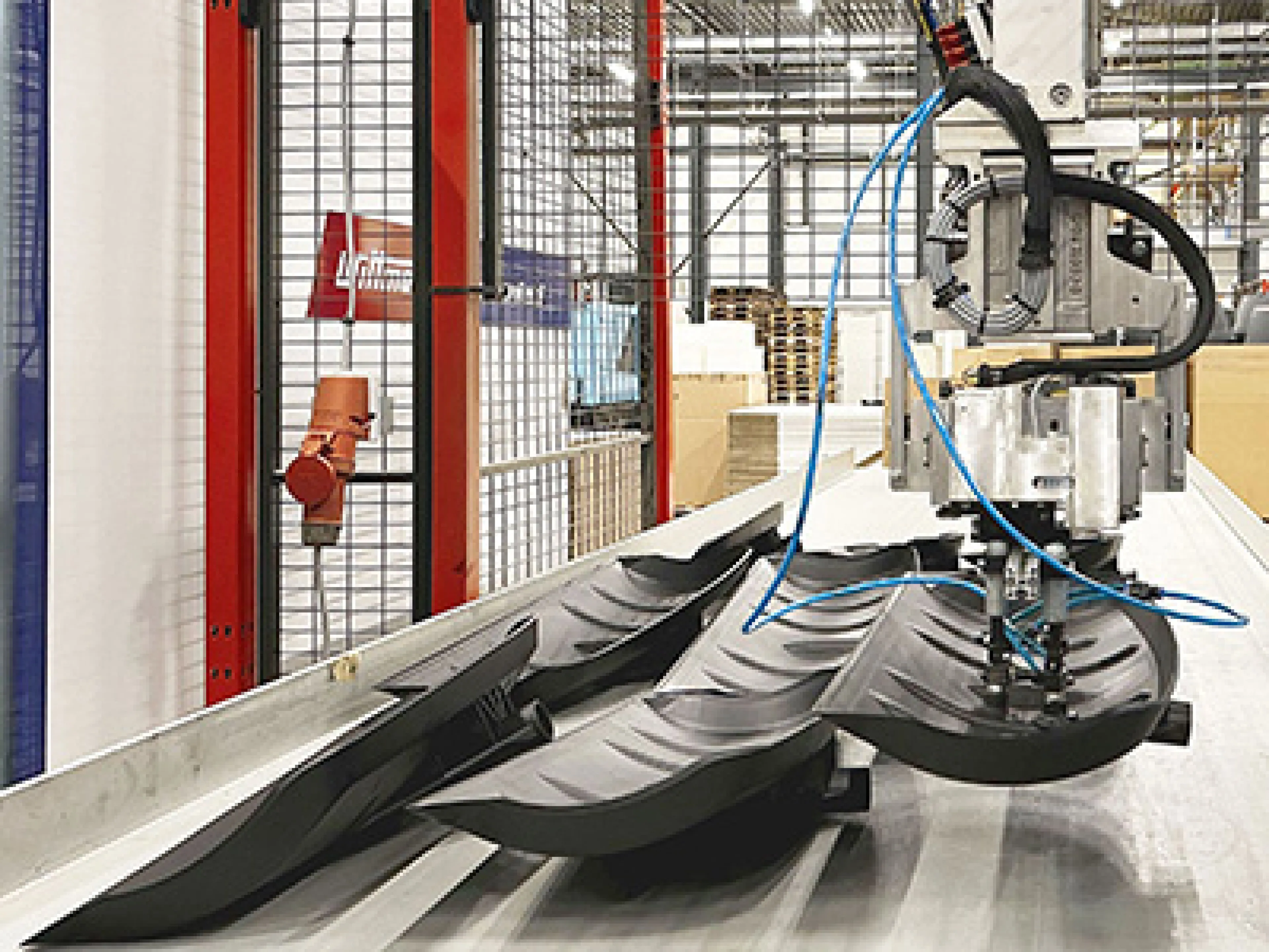 The blades of the feed shovels are produced on a "Macropower 850" injection moulding machine