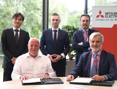 Mitsubishi Electric and Tramec announce strategic partnership for industrial drive solutions. From left to right: Masaki Kawazoe, Hartmut Puetz, Wojciech Bracha (all Mitsubishi Electric), Gianfranco Lanzo, Michele Gavino (all Tramec)