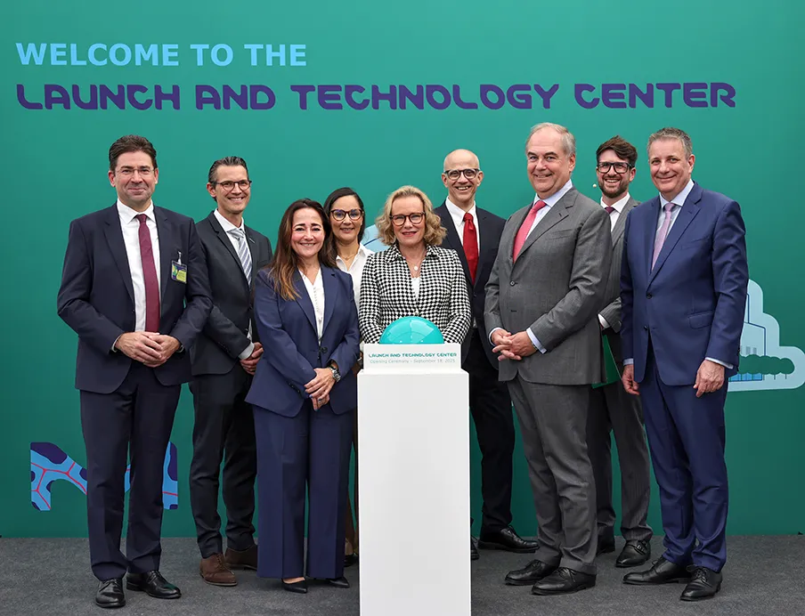 Together with representatives from politics, members of the owner family and the Executive Board, Belén Garijo, CEO and Chair of the Executive Board of Merck (center), opened the Launch and Technology Center on the Merck campus in Darmstadt, Germany