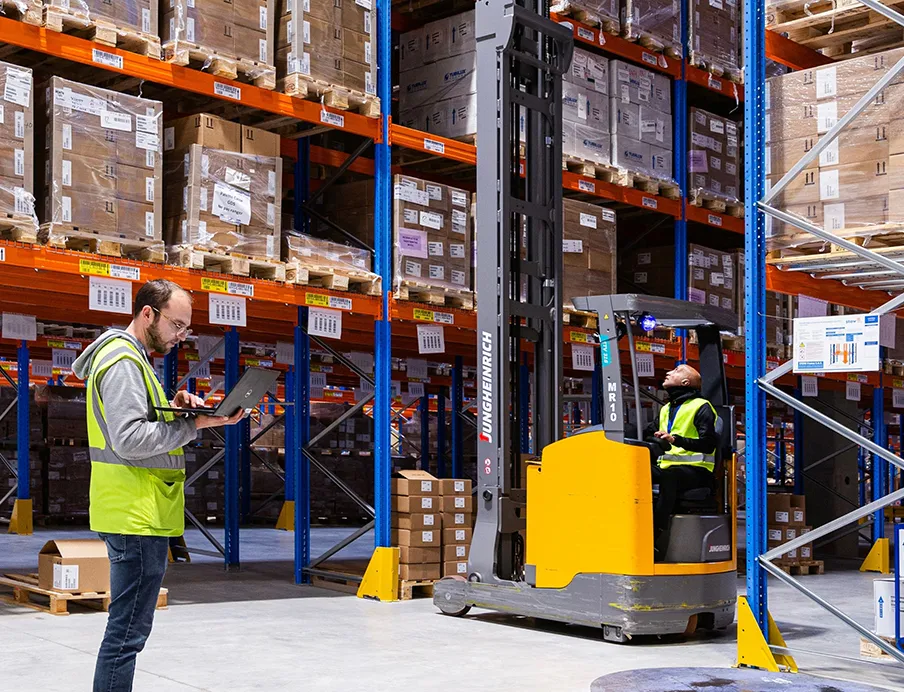 For more safety in pharmaceutical logistics, Rhenus Logistics relies on the environmental monitoring system from Testo Savis in its warehouses