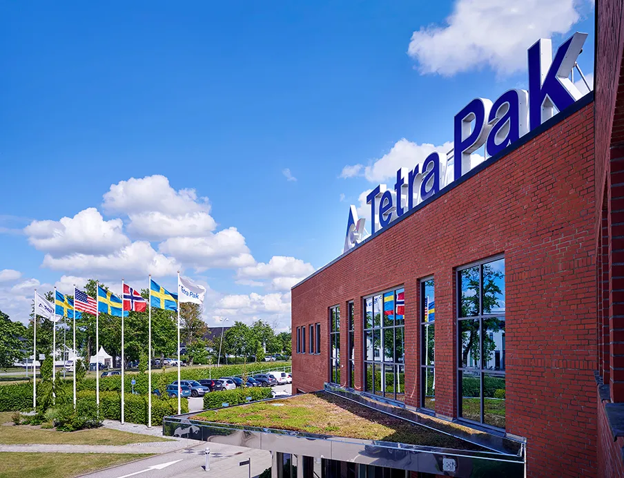Paper instead of aluminum: Tetra Pak is building a pilot plant in Lund, Sweden, to further develop paper-based barriers