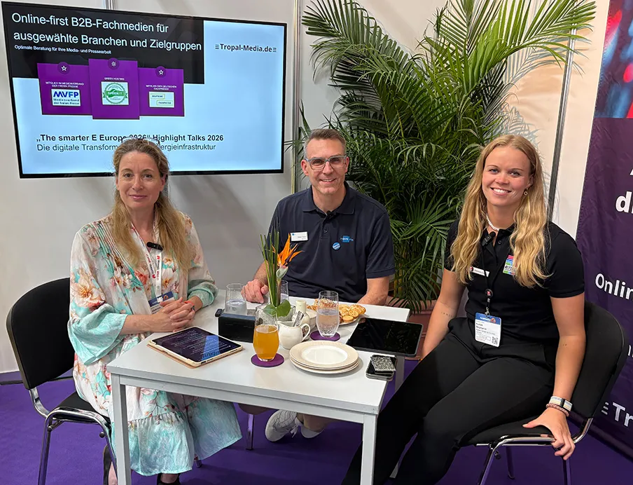 Exclusive highlight discussion with Heiko Tautor (center) of Insys Icom and Stephanie Kudak (right) of Eplan on the digital transformation of energy infrastructure, moderated by Editor-in-Chief Susanne Woggon (left) of Tropal Media