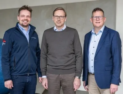 Johannes Schubert (left) took over the role of Head of Sales at Gerhard Schubert from Martin Sauter (right) Middle: Marcel Kiessling, Managing Director of Gerhard Schubert, Photo: Gerhard Schubert Management Team Gerhard Schubert