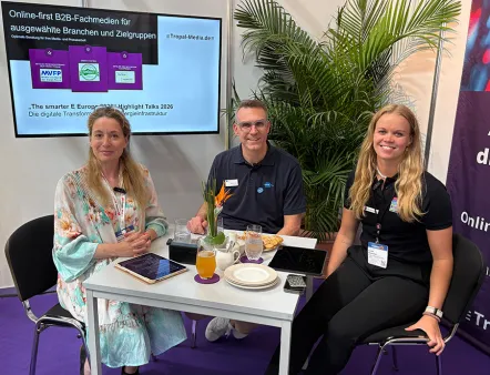 Exclusive highlight discussion with Heiko Tautor (center) of Insys Icom and Stephanie Kudak (right) of Eplan on the digital transformation of energy infrastructure, moderated by Editor-in-Chief Susanne Woggon (left) of Tropal Media