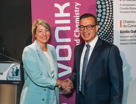 Mélanie Joly, Minister of Industry and responsible for economic development in Quebec (left), and Guido Skudlarek, Head of the Health Care Business Line at Evonik (right), announced the investment on August 27, 2026